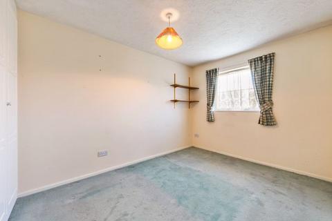 24 Eindhoven Close, Carshalton, SM5 2FD