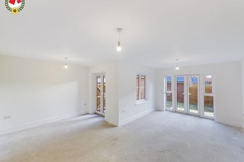 41 Dreadnaught Drive, Gloucester, GL1 5RA