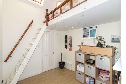 215 Crawley Road, Horsham, RH12 4ET