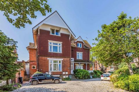 2 bedroom apartment to rent, Craneswater Park, Southsea