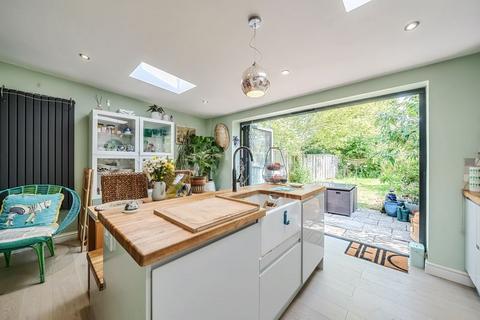 24 Homestead Road, Caterham, CR3 5RL