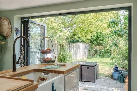 24 Homestead Road, Caterham, CR3 5RL