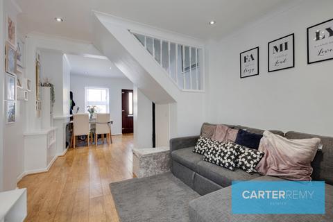 48 Dock Road, Grays, RM17 6EX