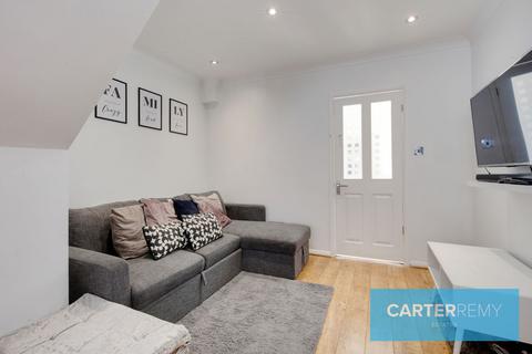 48 Dock Road, Grays, RM17 6EX