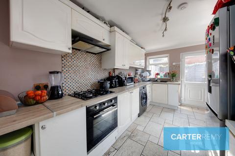 48 Dock Road, Grays, RM17 6EX