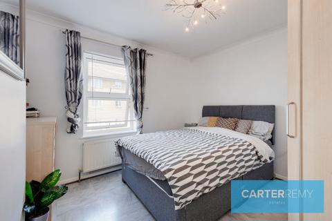 48 Dock Road, Grays, RM17 6EX