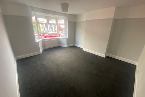 2 bedroom flat to rent, Simonside Terrace, Heaton, Newcastle , NE6