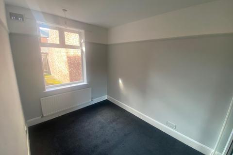 2 bedroom flat to rent, Simonside Terrace, Heaton, Newcastle , NE6