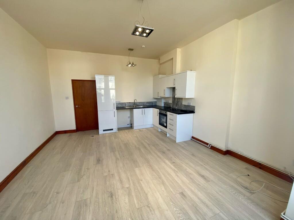 Patrick Road, West Bridgford... 2 bed apartment £850 pcm (£196 pw)