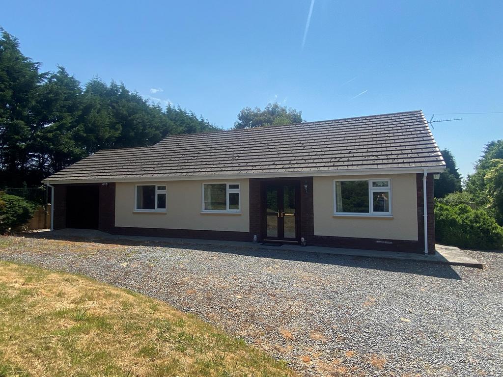 Creuddyn Bridge, Lampeter, SA48 3 bed detached bungalow for sale £364,950