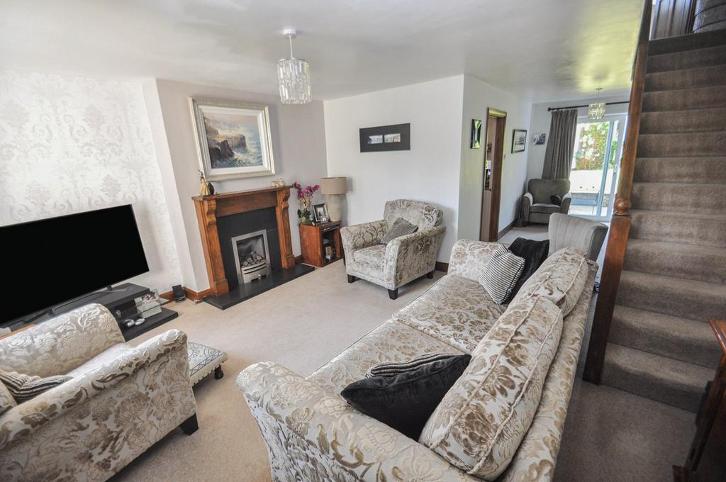 Main Road, Broomfield, Chelmsford, CM1 3 bed semidetached house for