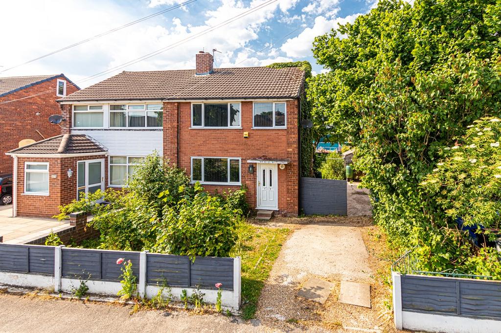 Lock Lane, Partington, Manchester, M31 3 bed semidetached house for