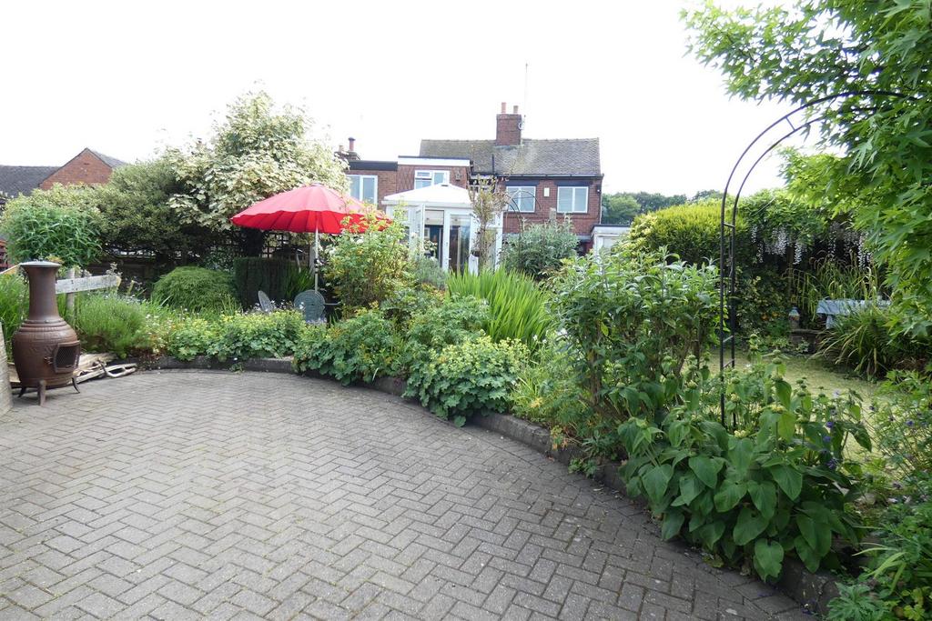 Sarver Lane, Dilhorne, Stoke On Trent 2 bed cottage for sale £219,000