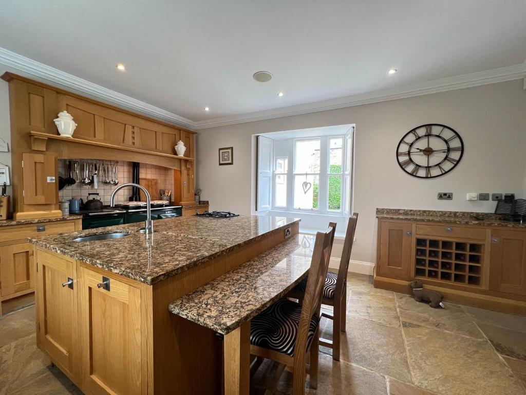Kitchen2.JPG
