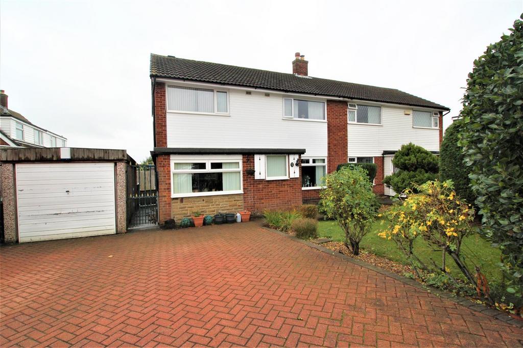 Greenacre Drive, Bradford BD12 3 bed semidetached house for sale £
