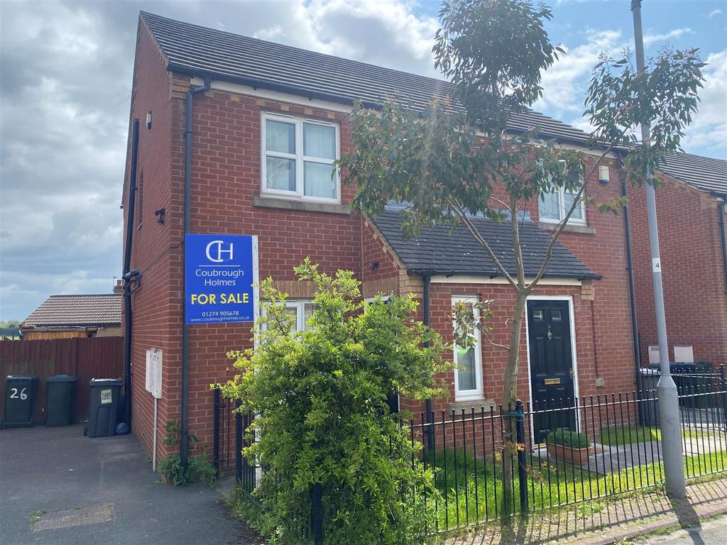 Dewfield Close, Bradford BD4 2 bed semidetached house for sale £120,000