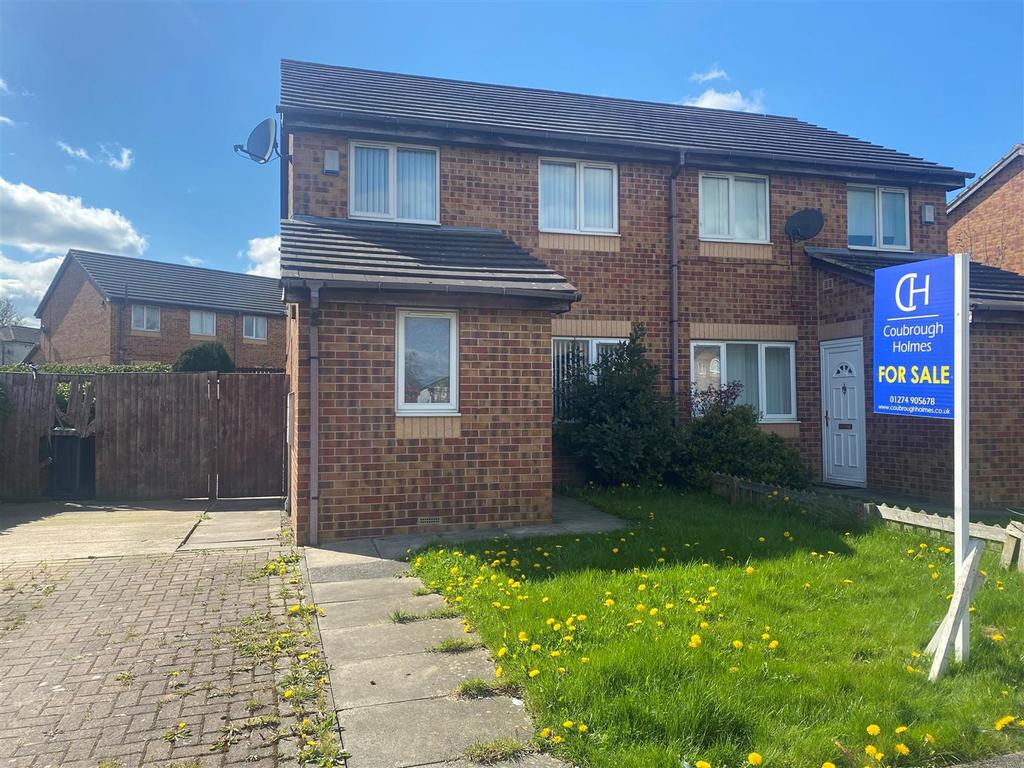 Wrigley Avenue, Bradford BD4 3 bed semidetached house £150,000