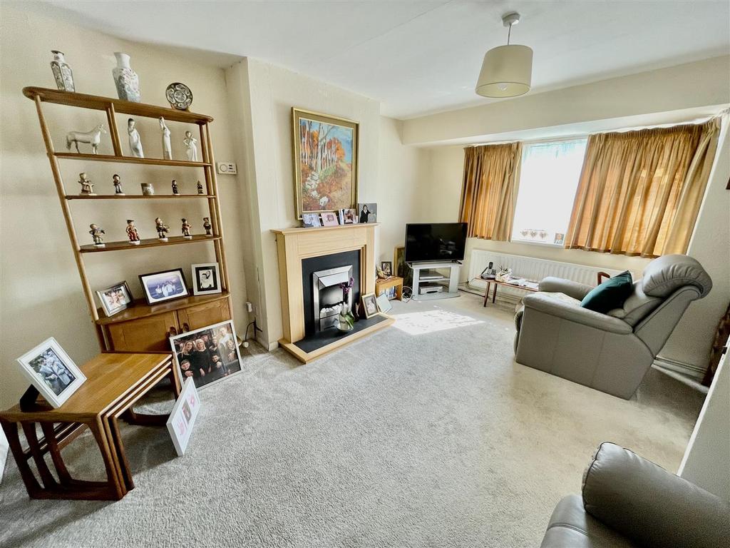 Springfield Crescent, Harpenden AL5 3 bed semidetached house for sale