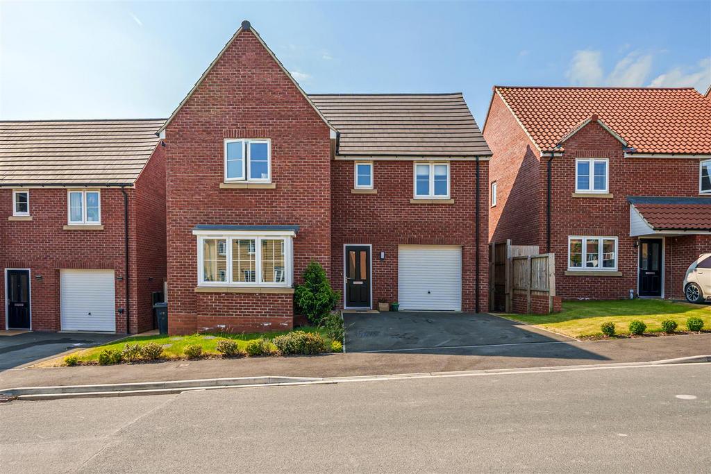 6 Blackthorn Avenue, Malton, North Yorkshire, YO17 7PQ 4 bed detached house for sale £380,000