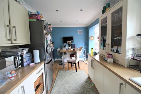 37 Knightsbridge Walk, Bradford, BD4 6ES