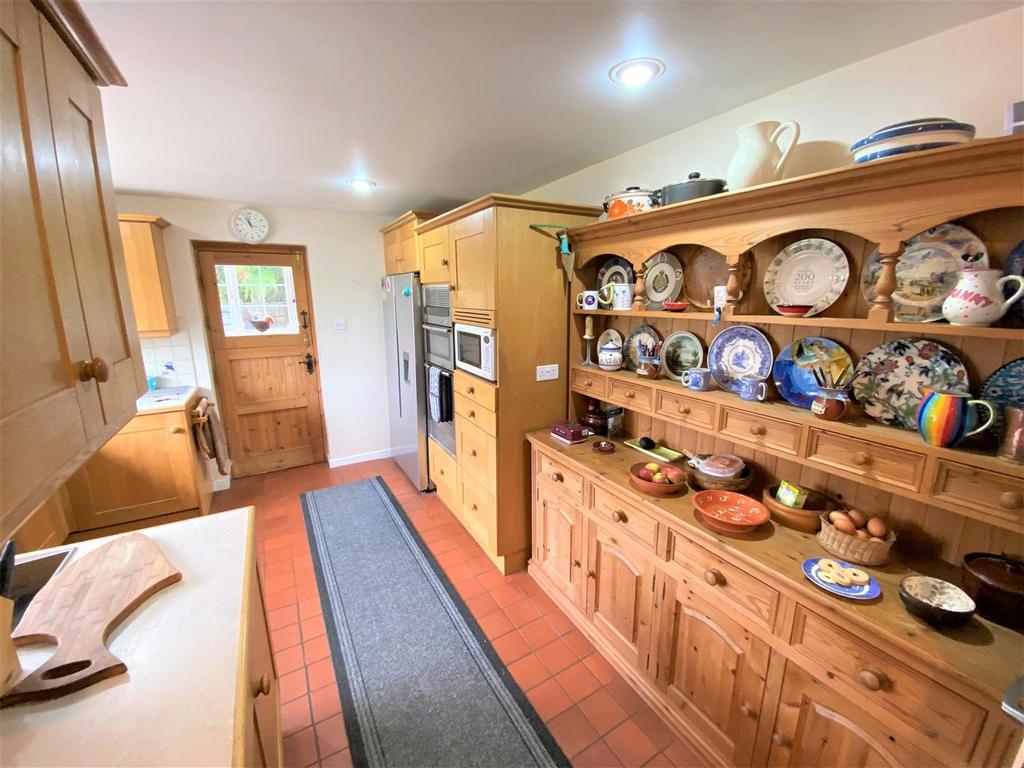 Kitchen1.JPG