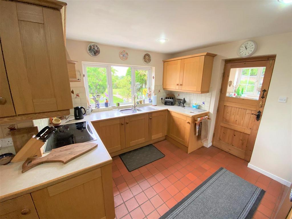 Kitchen.JPG