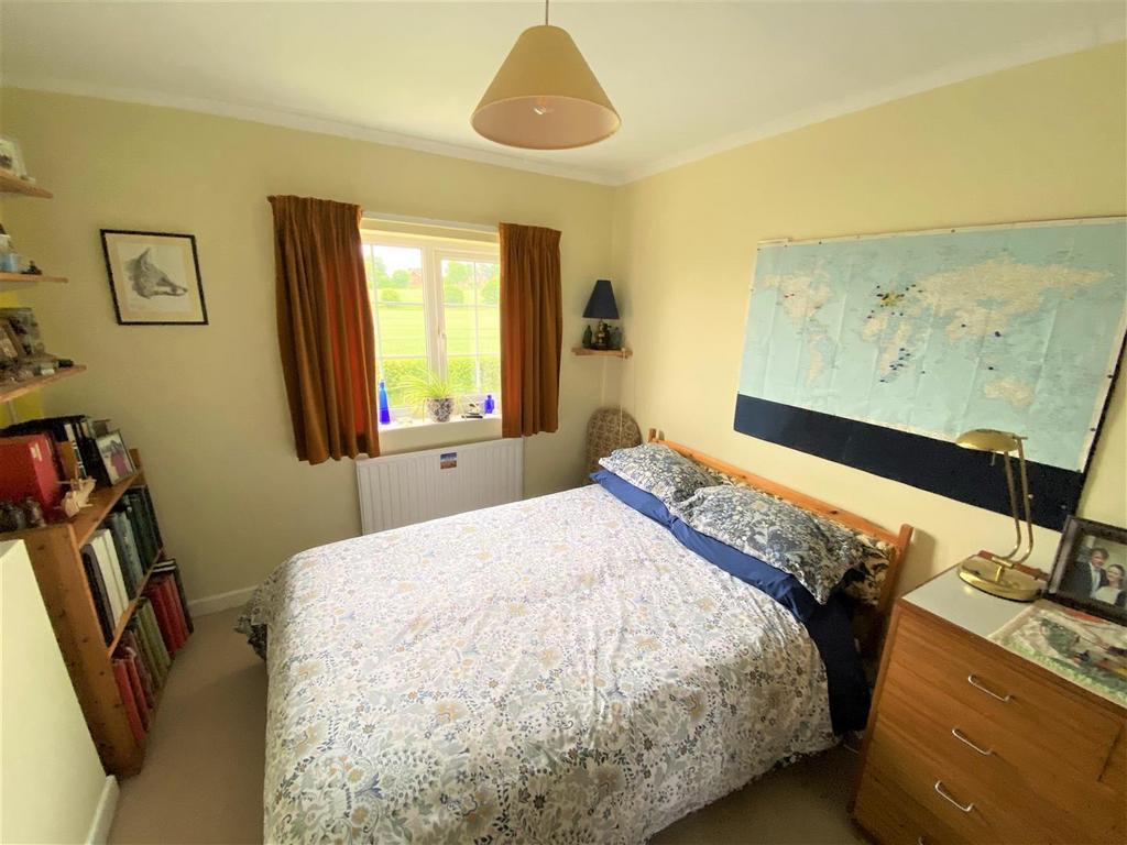 Bed4.JPG