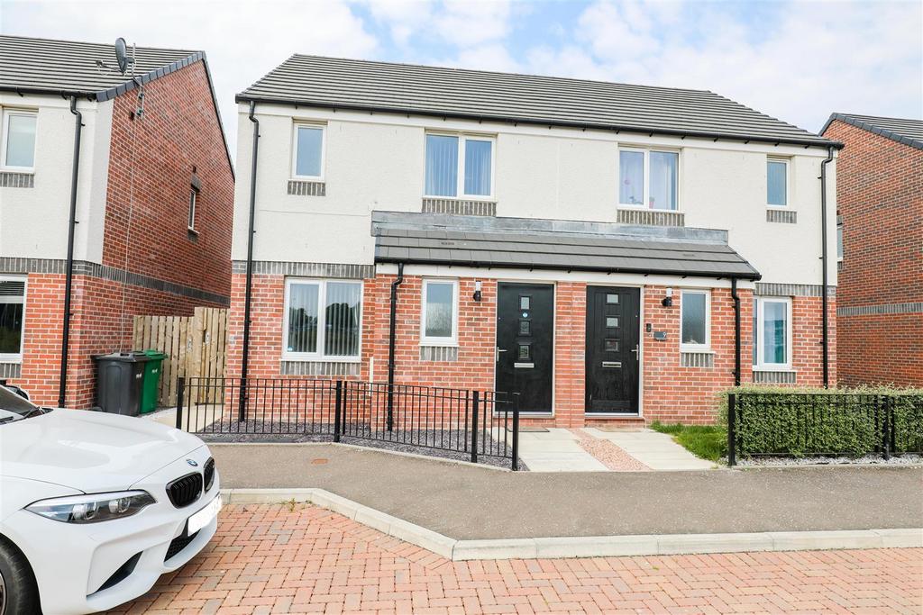 Rosslyn Avenue, Kirkcaldy 3 bed semidetached house £179,995