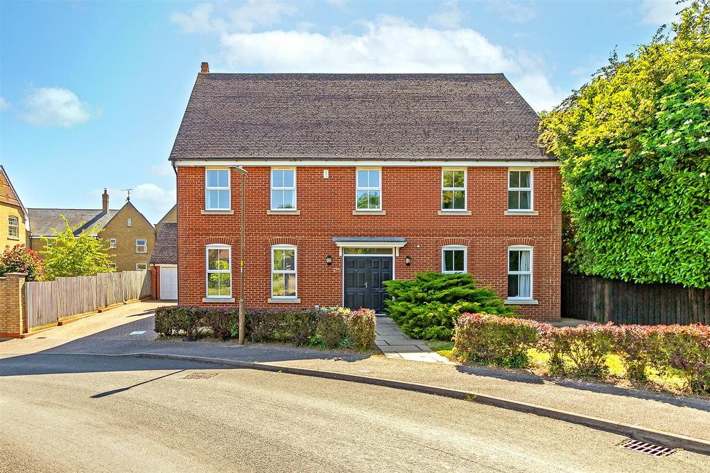 Ellis Fields, St. Albans 5 bed detached house £1,895,000