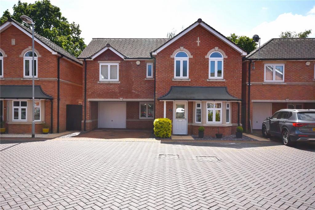 Leah Close, Marston Green, Birmingham, B37 4 bed detached house for