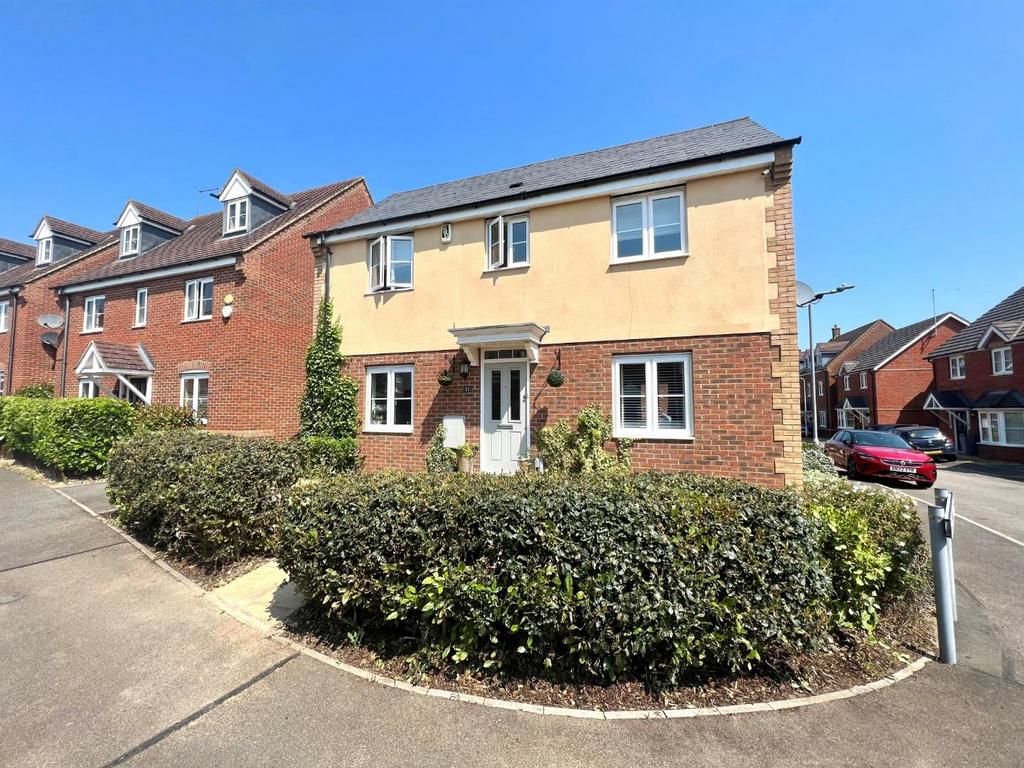 Milburn Drive, St. Crispin, Northampton NN5 3 bed detached house for