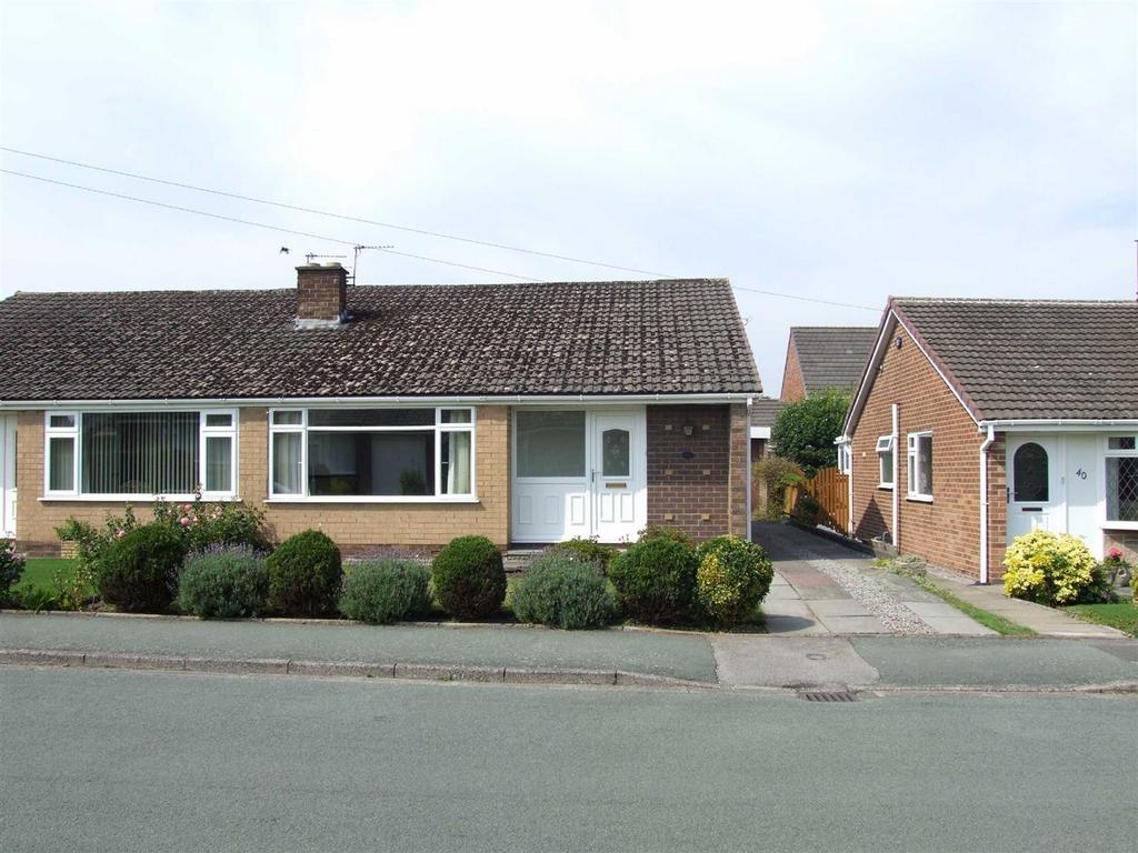 Howard Avenue, Lymm 2 bed semidetached bungalow for sale £235,000