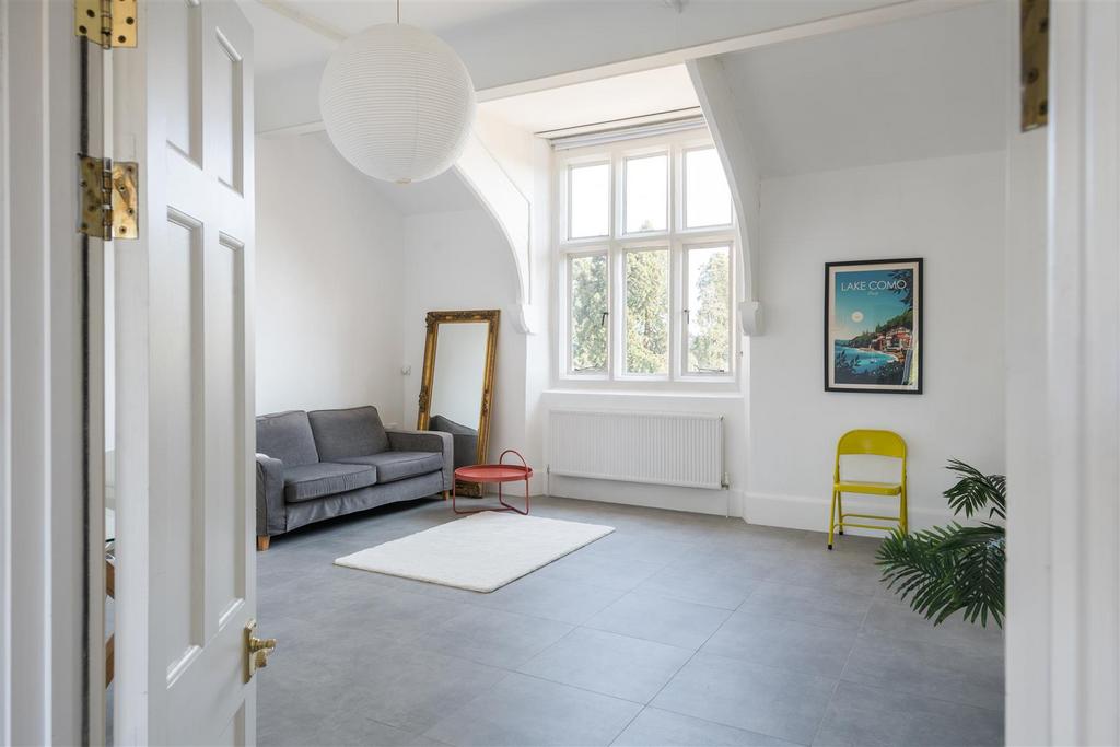 56 Victoria Court internals-8.jpg