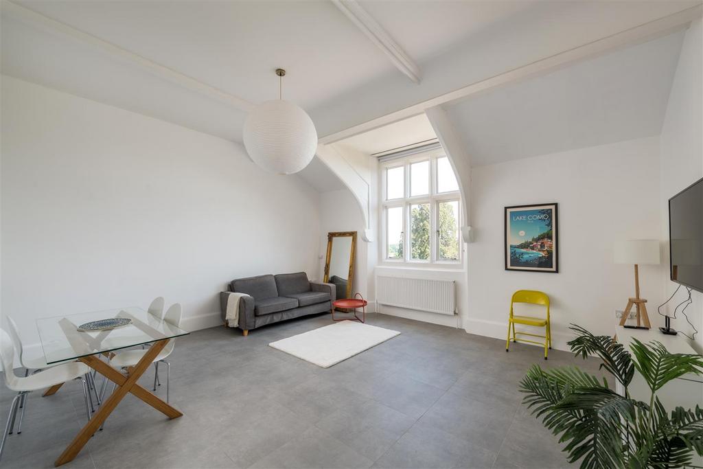 56 Victoria Court internals-9.jpg