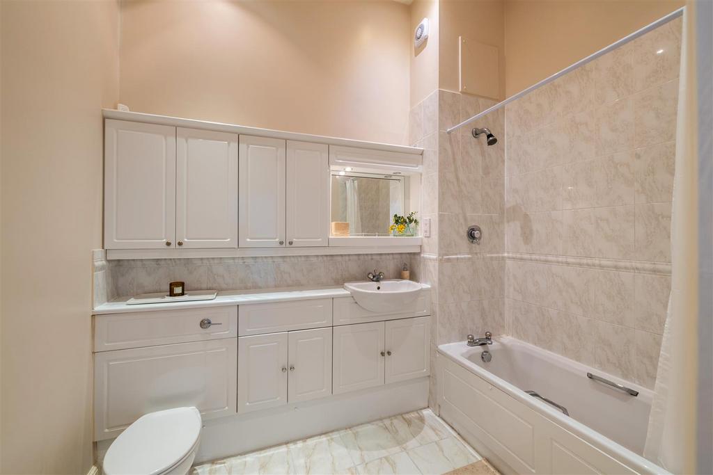 56 Victoria Court internals-12.jpg