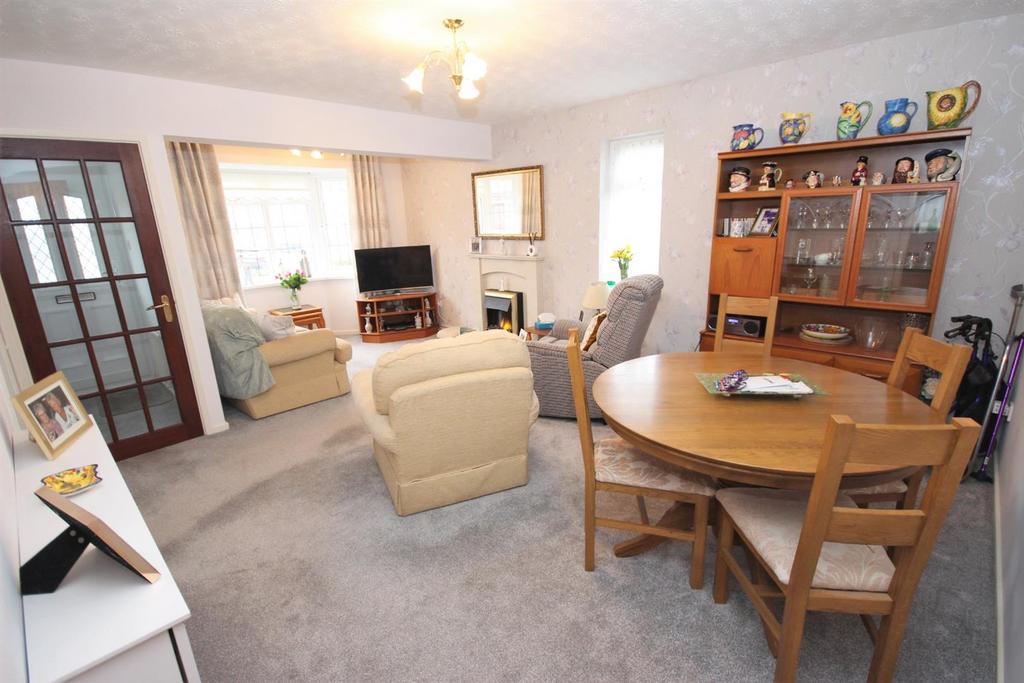 Birchwood Gardens, Whitchurch, Cardiff 2 bed detached bungalow £325,000
