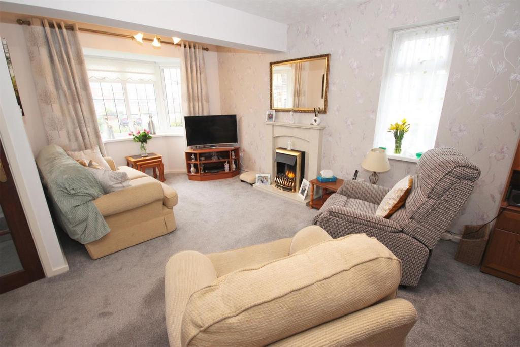Birchwood Gardens, Whitchurch, Cardiff 2 bed detached bungalow £325,000