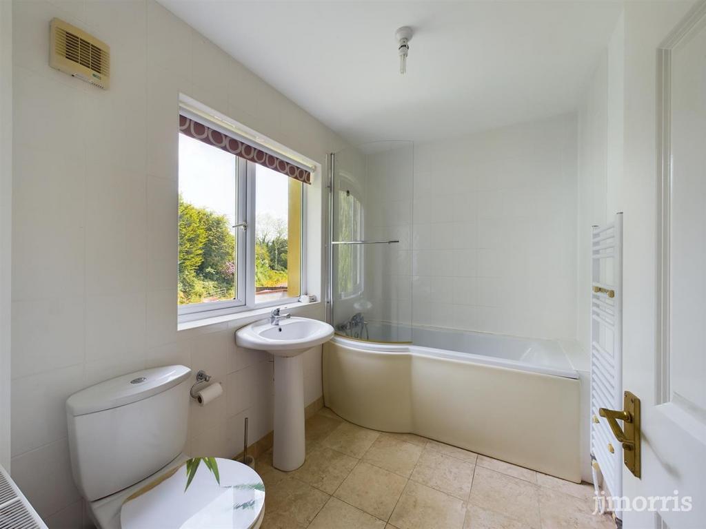 Bathroom :