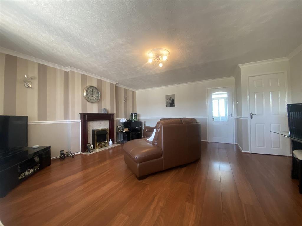 Turnberry Road, Great Barr, Birmingham 3 bed terraced house £250,000