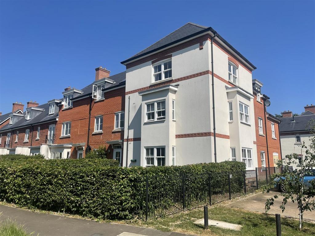 Pottle Walk, Wimborne 2 bed flat £289,950
