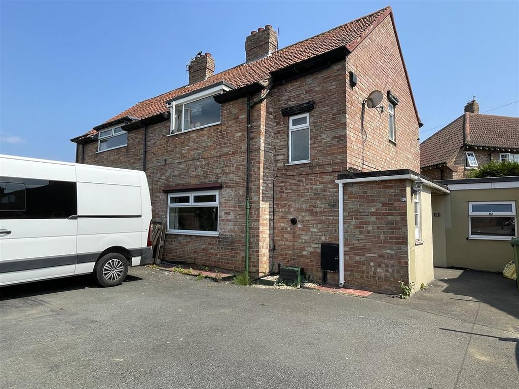 Wreyfield Drive, Scarborough 3 bed semidetached house for sale £125,000