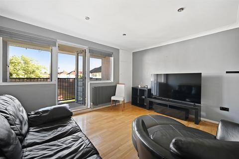 1 bedroom flat for sale, Felton Close, Borehamwood WD6