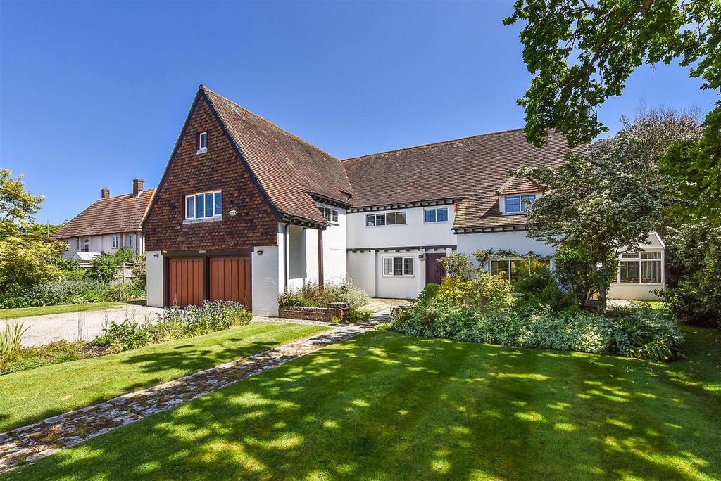 Roman Landing, West Wittering, Nr Chichester 4 bed detached house for