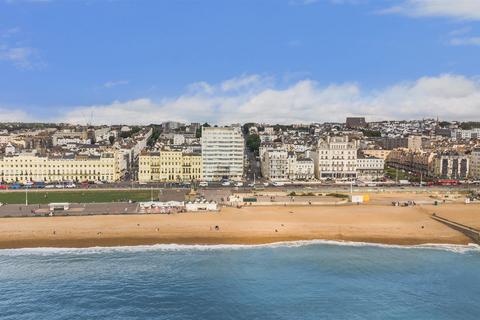 3 bedroom apartment to rent, Kings Road, Brighton BN1