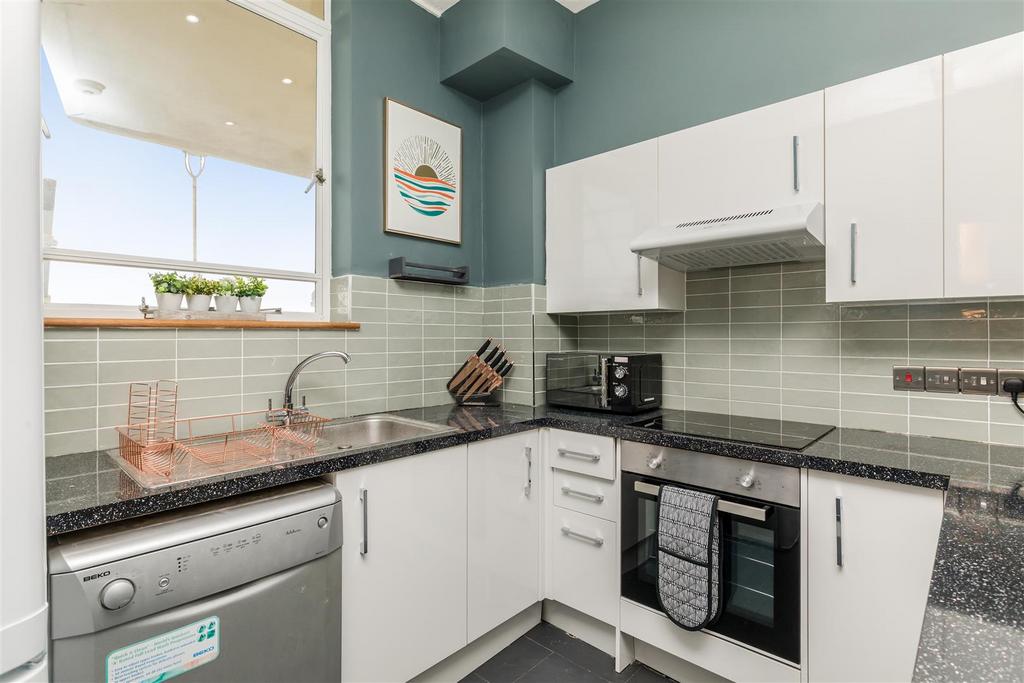 Embassy Court, Flat 3-39.JPG