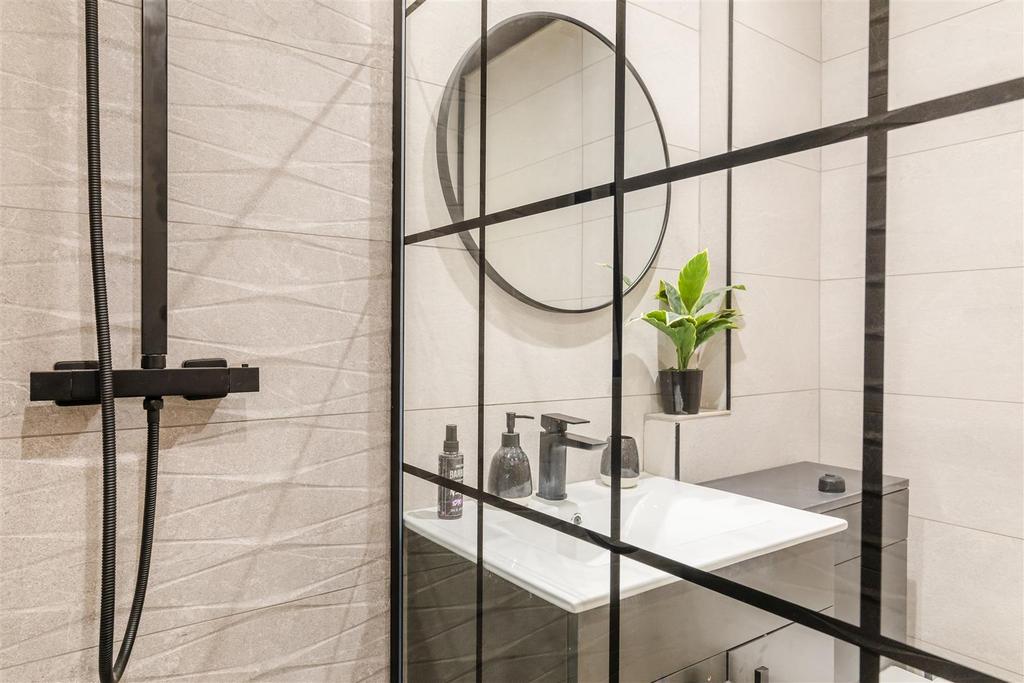 Embassy Court, Flat 3-37.JPG