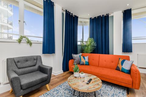 3 bedroom apartment to rent, Kings Road, Brighton BN1