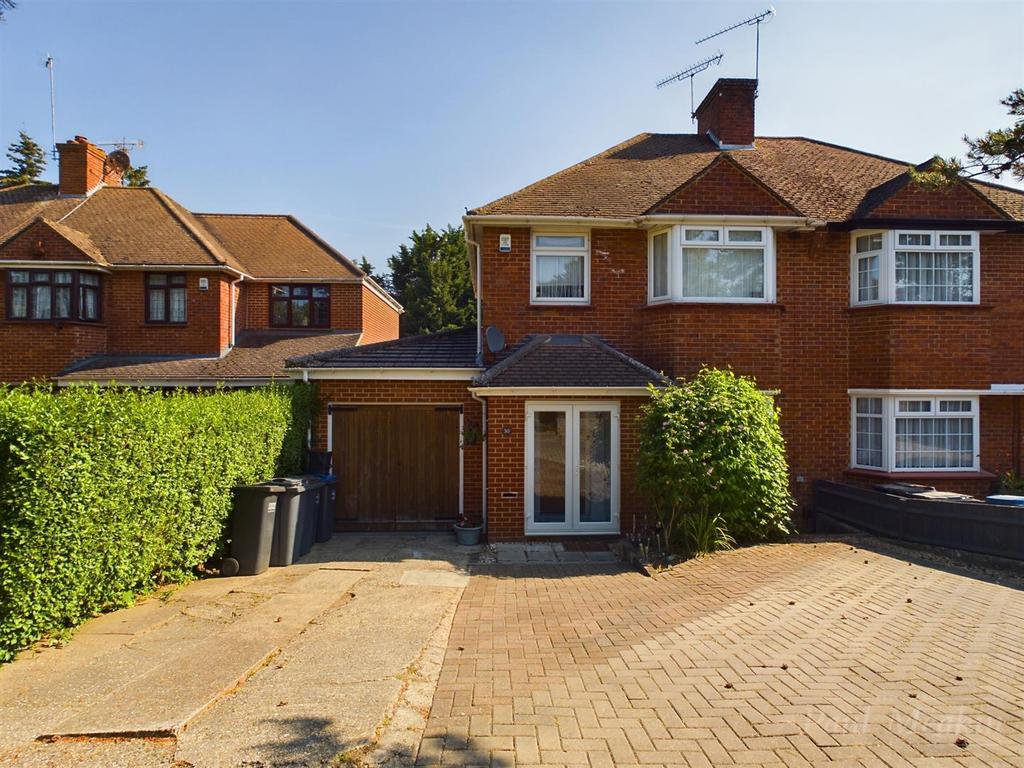 Crossways, South Croydon, Surrey 3 bed house for sale £625,000