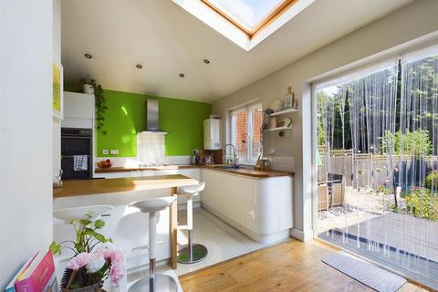 30 Crossways, South Croydon, CR2 8JL