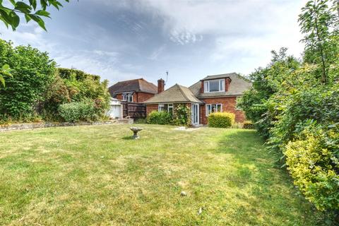 9 Blackfields Avenue, Bexhill-on-sea, TN39 4JL